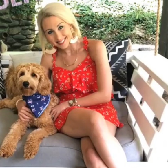 Meet your Posher, Caroline - Picture 1 of 1